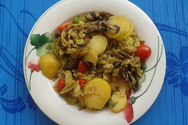 Kartoffelpfanne mit Pilzen und Wirsing von esdee| Chefkoch