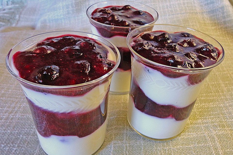 Joghurt - Creme mit Heidelbeeren