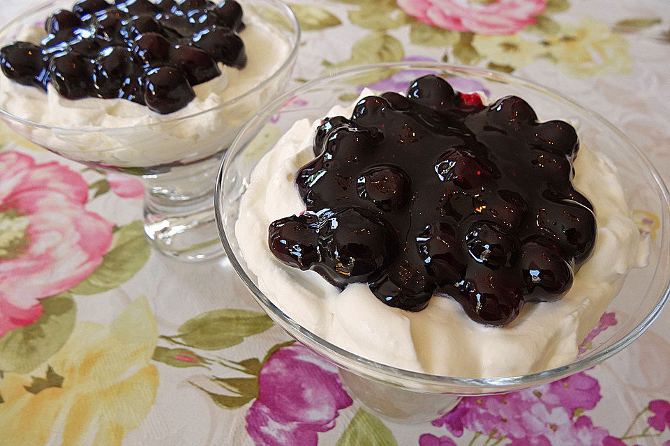 Joghurt - Creme mit Heidelbeeren