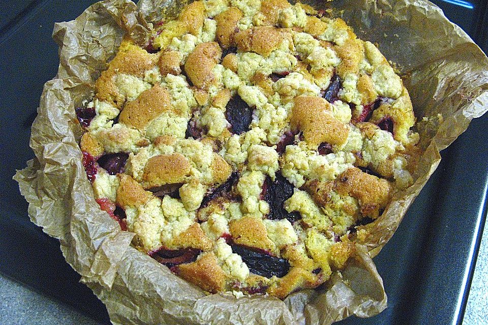 Pflaumen - Quark - Kuchen mit Streuseln