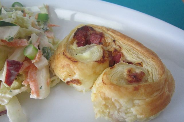 Blätterteigschnecken mit Salami und Frischkäse von conjetta| Chefkoch