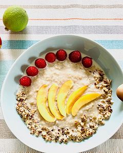 Porridge mit Zimt und Banane