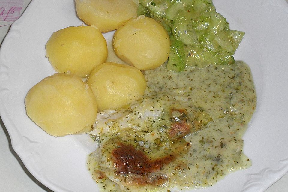 Seelachsfilet in Kräutersoße