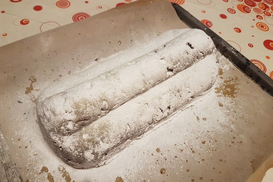 Saftiger Quarkstollen