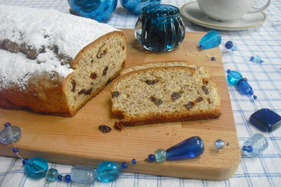 Saftiger Quarkstollen