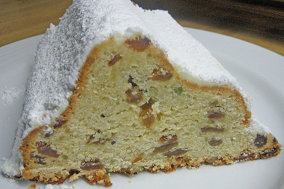 Saftiger Quarkstollen