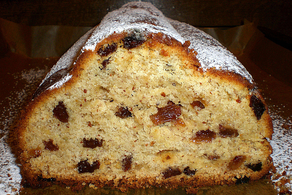 Saftiger Quarkstollen