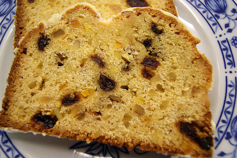 Saftiger Quarkstollen