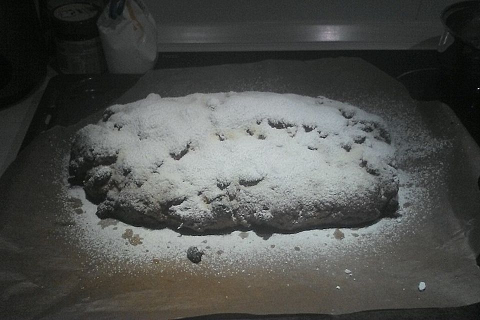 Saftiger Quarkstollen