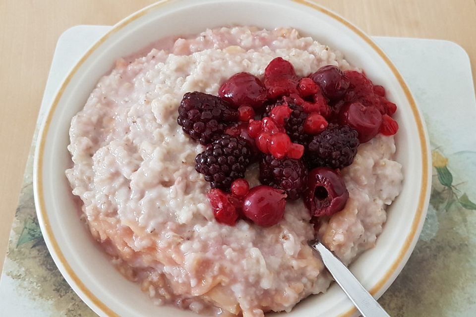 Porridge mit Himbeeren aus dem Dampfgarer