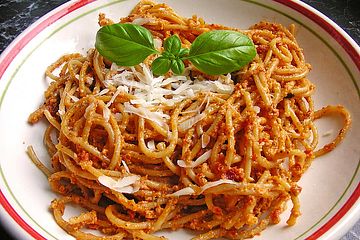 Spaghetti mit Tomaten-Pesto
