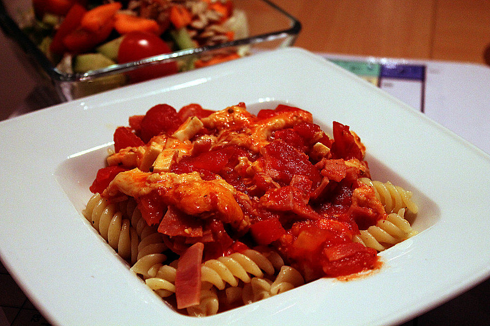 Tomatenauflauf mit gekochtem Schinken