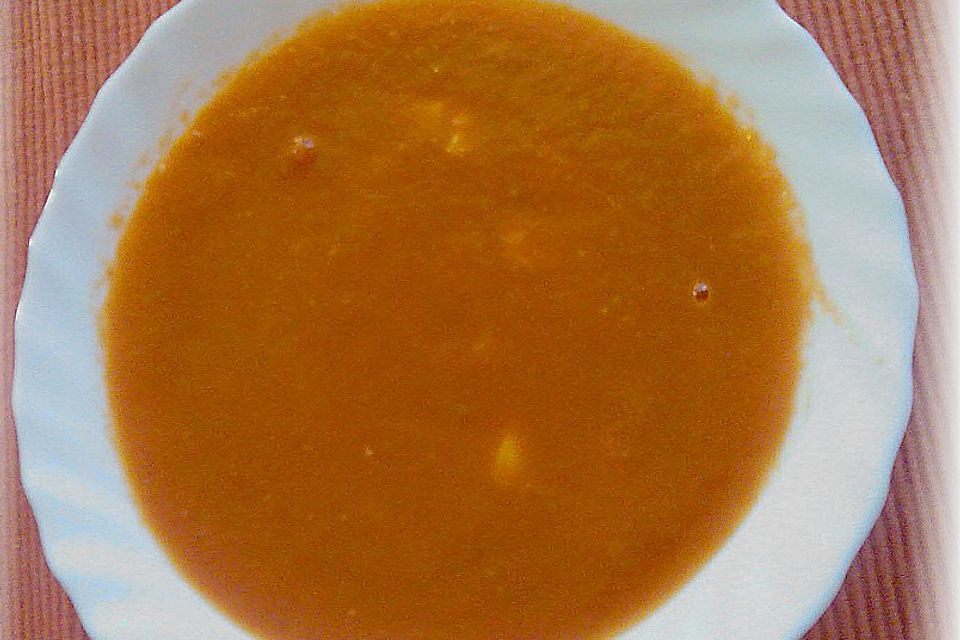 Sivi' scharfe Tomatensuppe mit Ingwer und Zitronengras