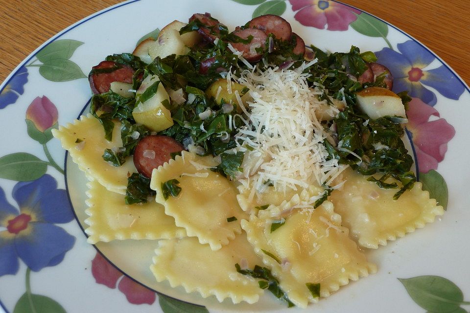 Ravioli mit Mangold - Birnen - Schmand - Sauce