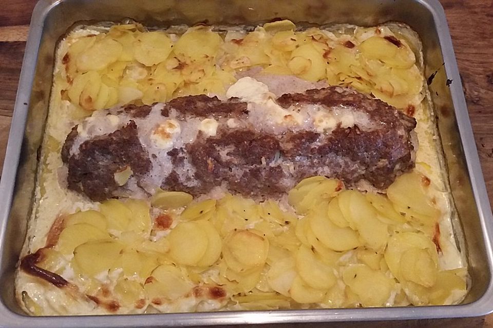 Hackbraten mit Käsefüllung