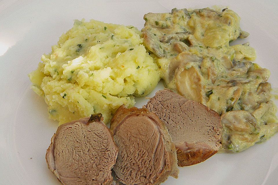 Schweinefilet in Champignon - Schnittlauchrahm