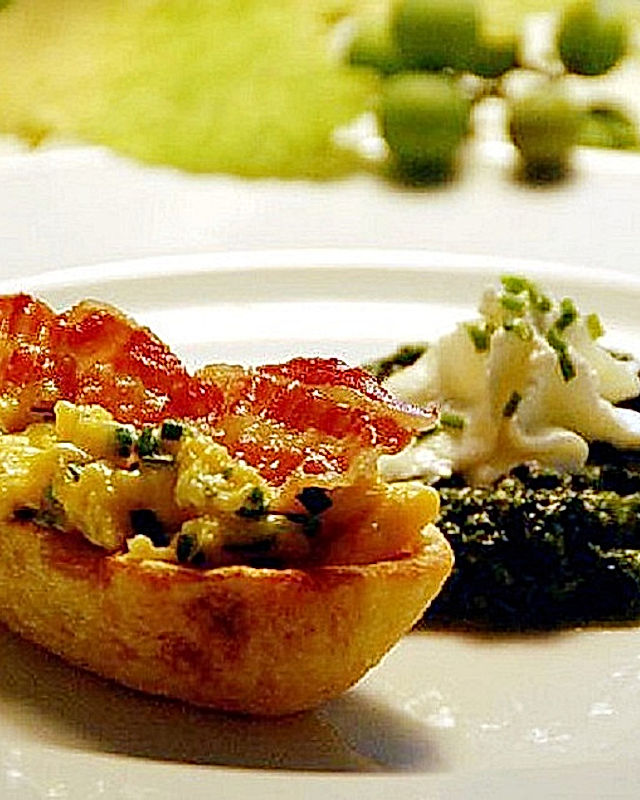 Ofenkartoffel mit Spinat, Ei und Speck