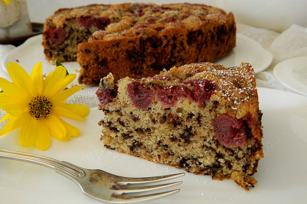 Nusskuchen mit Sauerkirschen von Geris | Chefkoch