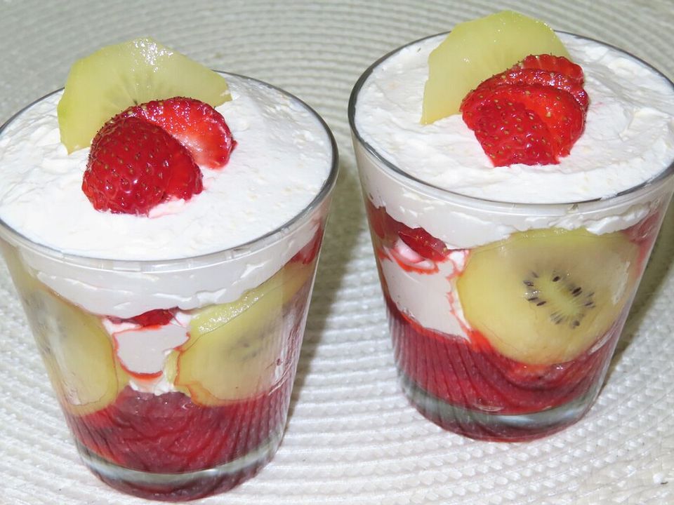 Limetten - Mousse mit Kiwi und Erdbeeren| Chefkoch