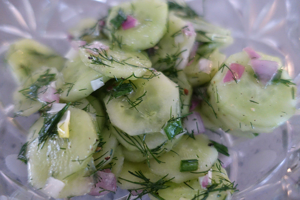 Gurkensalat mit Dill