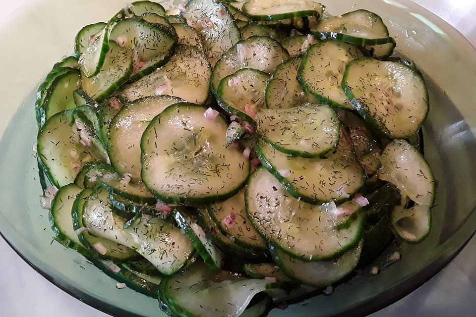 Gurkensalat mit Dill