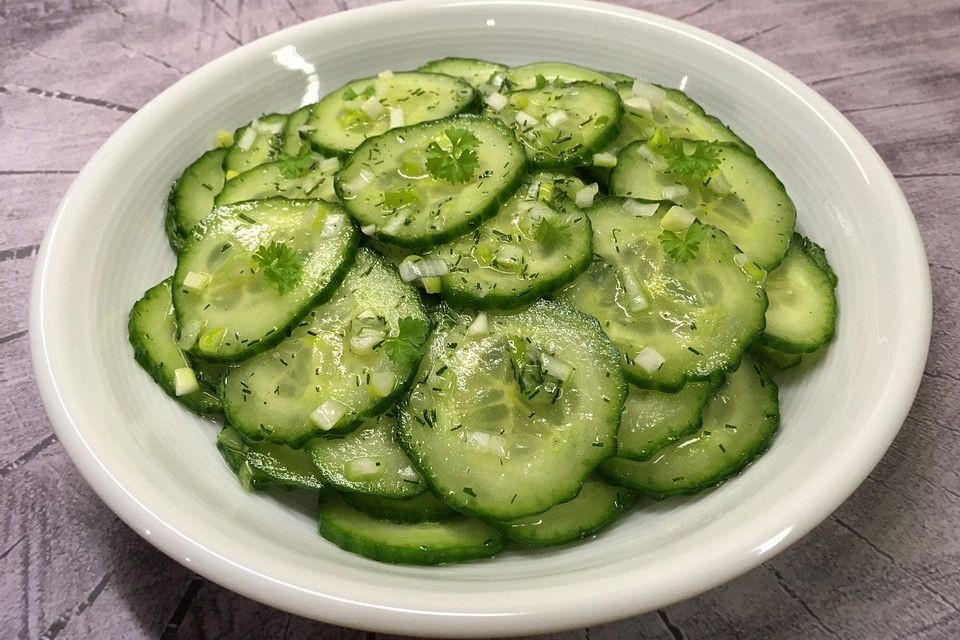 Gurkensalat mit Dill