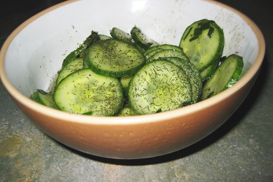 Gurkensalat mit Dill