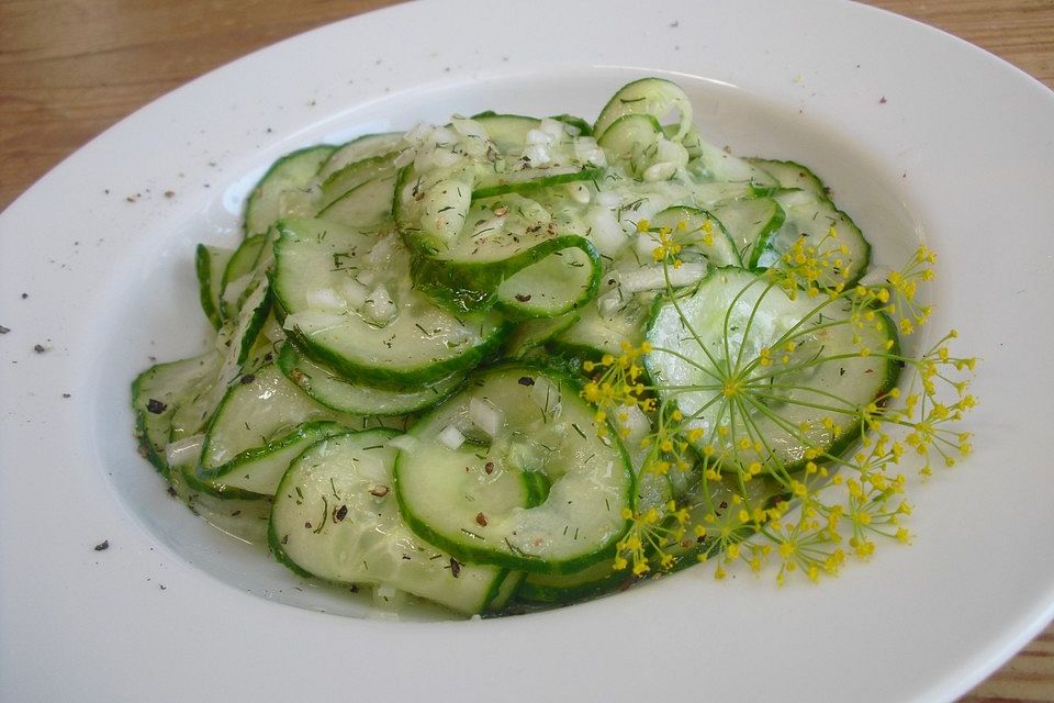 Gurkensalat mit Dill