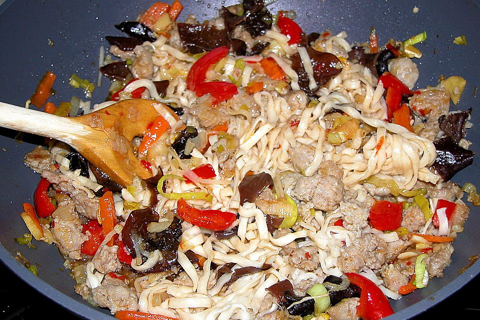 Kuchens Hackfleisch aus dem Wok