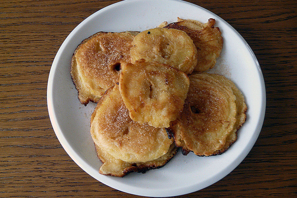 Apfelküchlein mit Zimtzucker