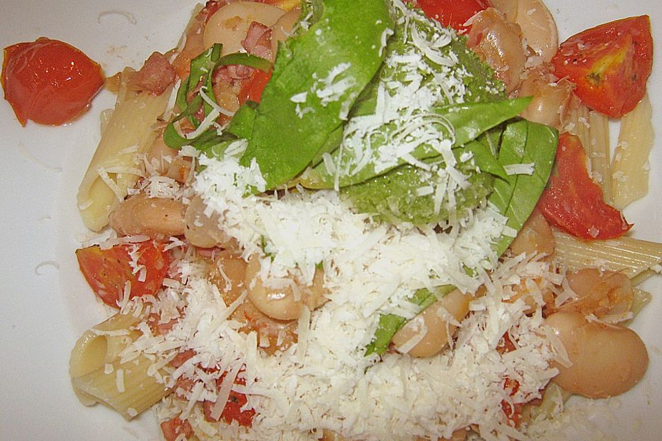 Penne mit dicken Bohnen und Sauerampferpesto Penne mit dicken Bohnen und Sauerampferpesto