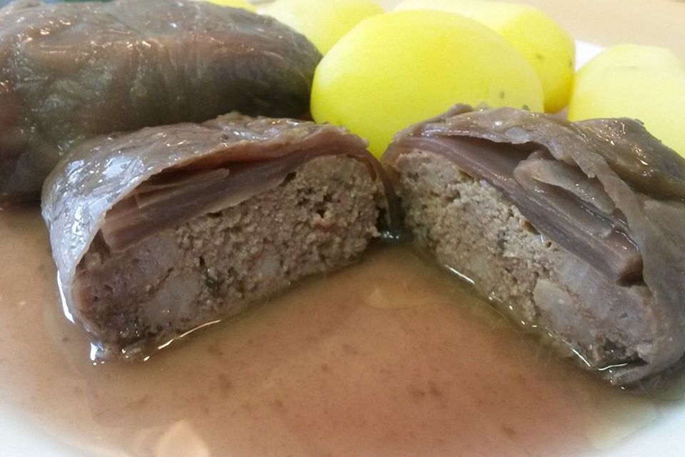 Rotkrautwickel mit Rindfleischfüllung Rotkrautwickel mit Rindfleischfüllung