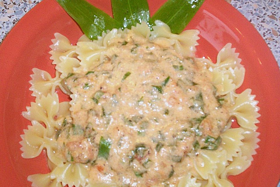 Bandnudeln mit Bärlauch - Tomatensauce Bandnudeln mit Bärlauch - Tomatensauce