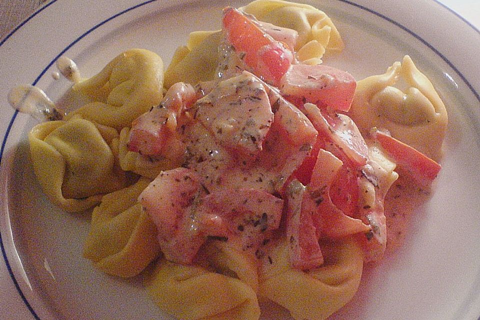 Bandnudeln mit Bärlauch - Tomatensauce Bandnudeln mit Bärlauch - Tomatensauce