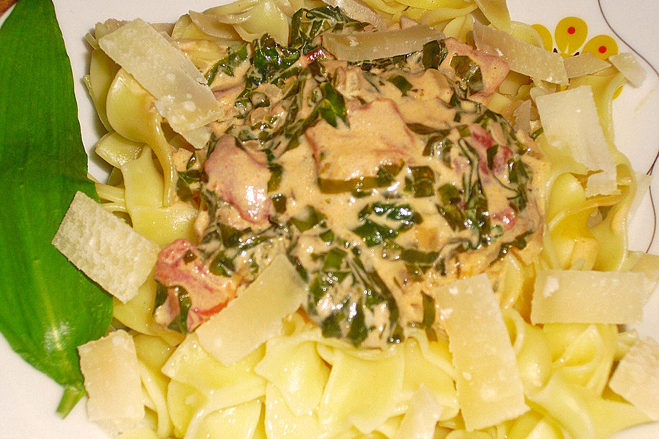 Bandnudeln mit Bärlauch - Tomatensauce Bandnudeln mit Bärlauch - Tomatensauce