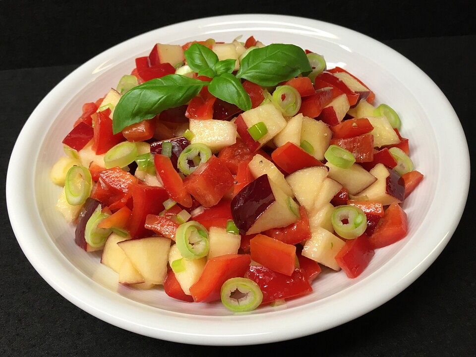 Apfel - Paprika - Salat von PeggyW| Chefkoch