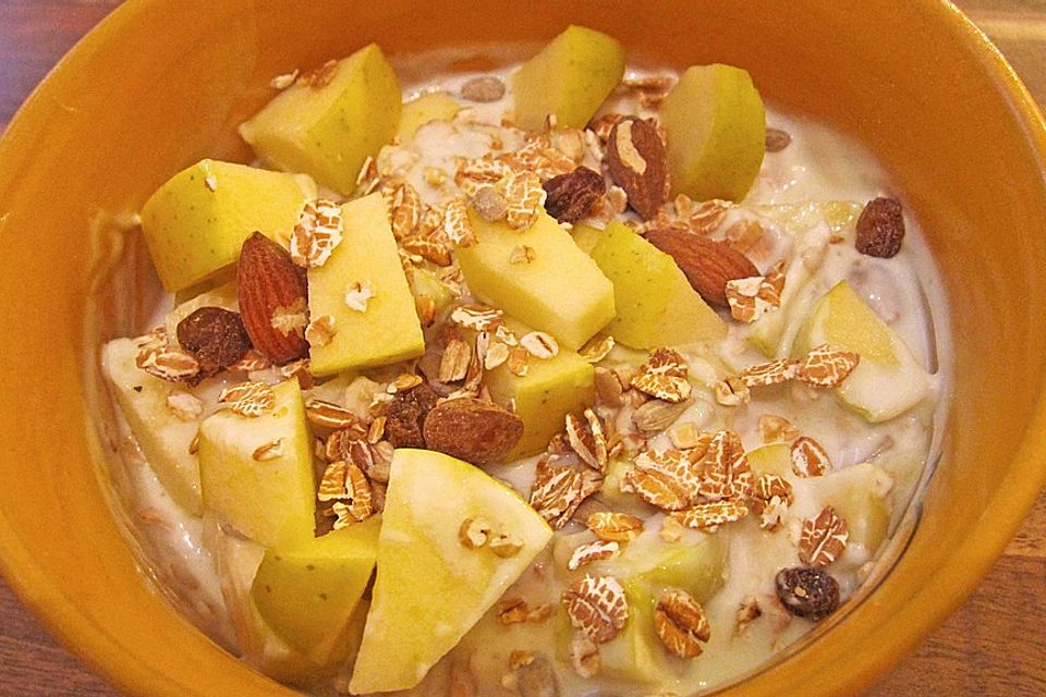 Obst - Joghurt - Müsli