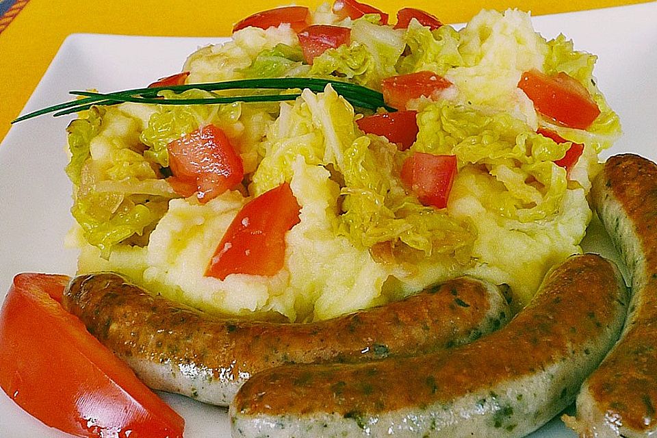 Wirsing-Stampfkartoffeln mit Bratwürstchen Wirsing-Stampfkartoffeln mit Bratwürstchen