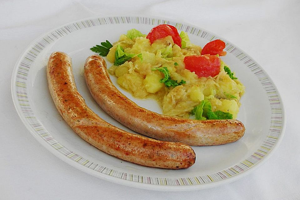 Wirsing-Stampfkartoffeln mit Bratwürstchen Wirsing-Stampfkartoffeln mit Bratwürstchen
