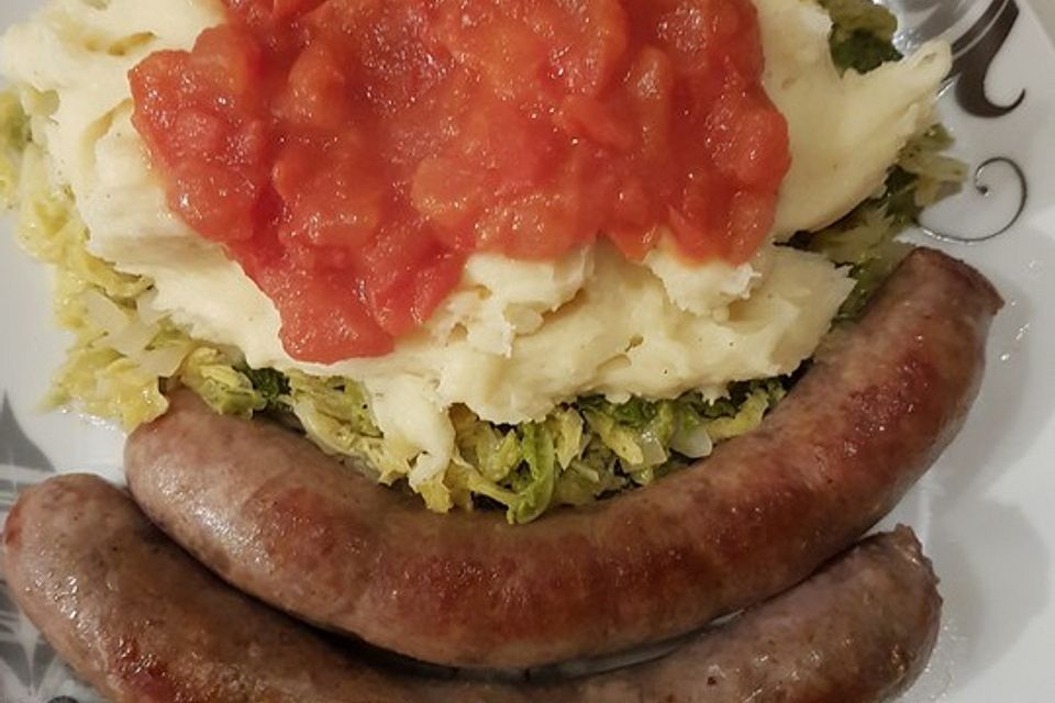 Wirsing-Stampfkartoffeln mit Bratwürstchen Wirsing-Stampfkartoffeln mit Bratwürstchen
