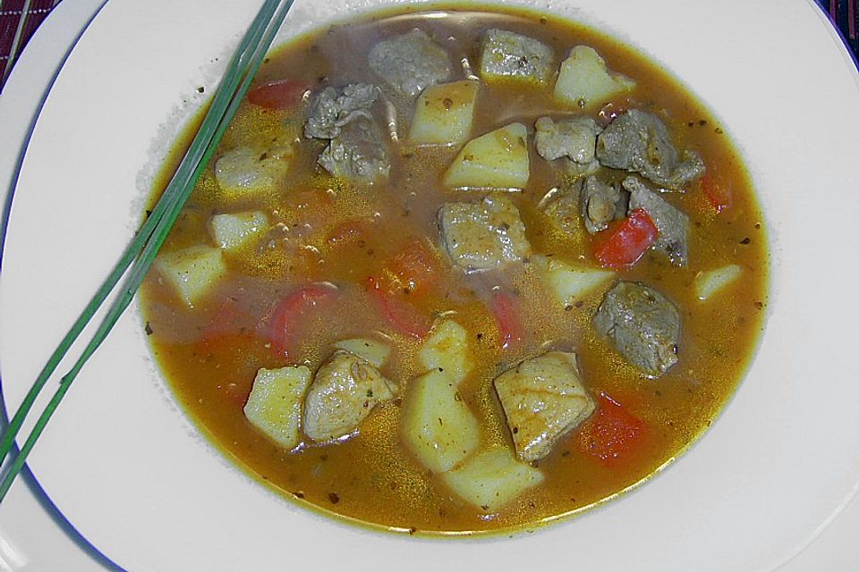 Budapester Gulaschsuppe