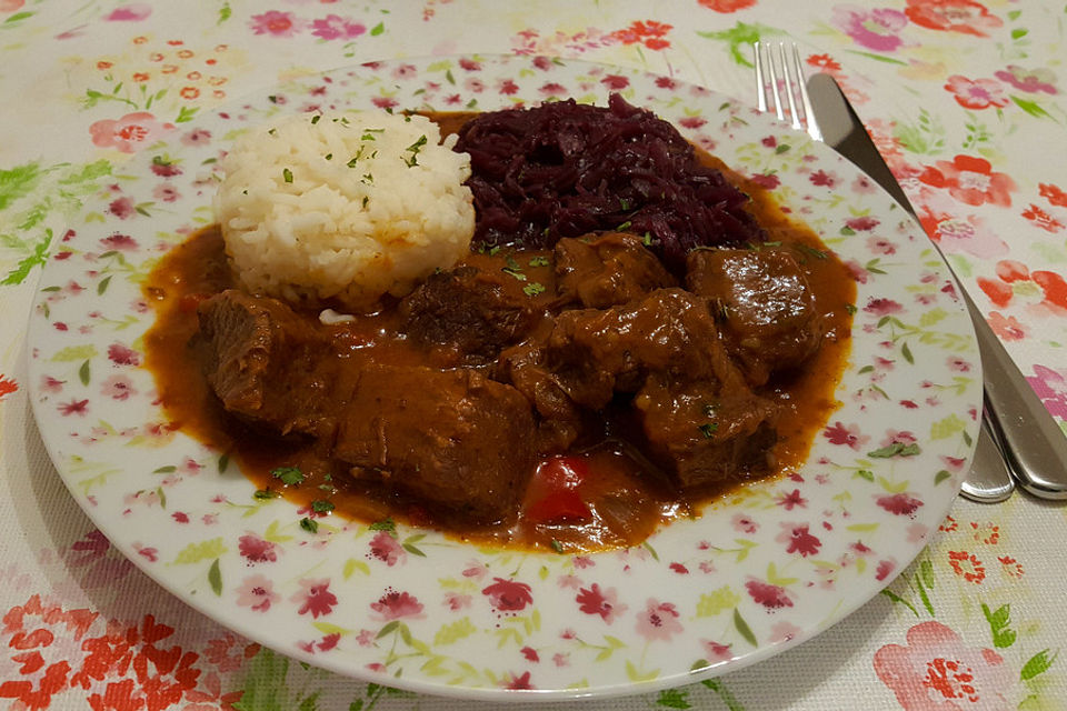 Rotwein - Gulasch