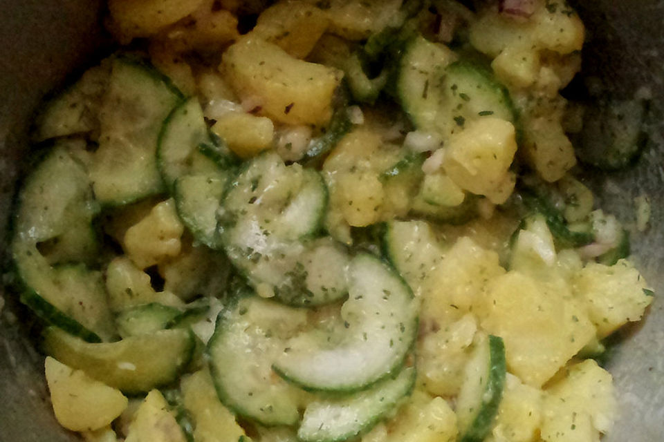 Nickys bayerischer Kartoffelsalat mit Gurke