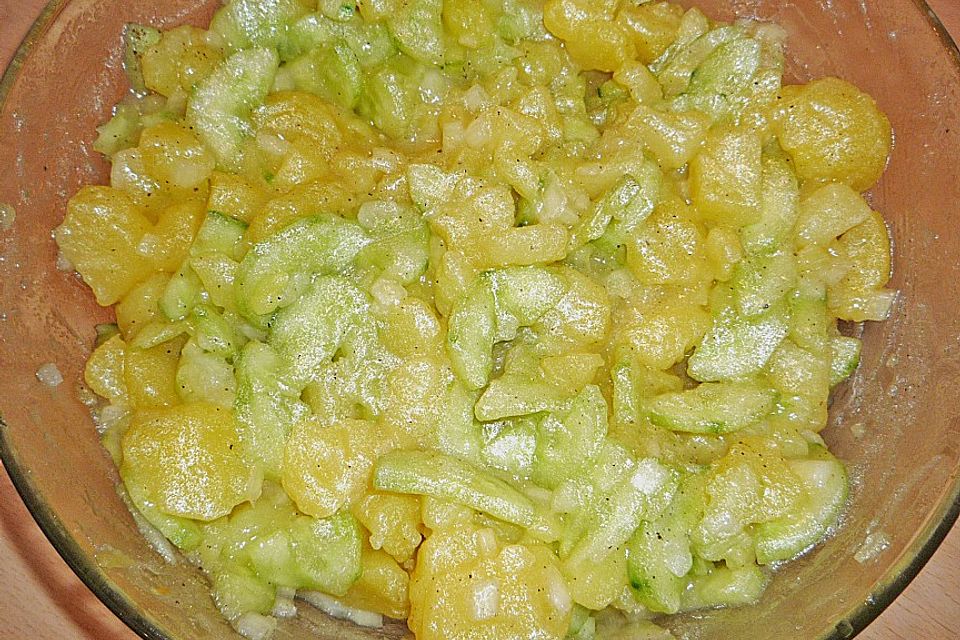 Nickys bayerischer Kartoffelsalat mit Gurke