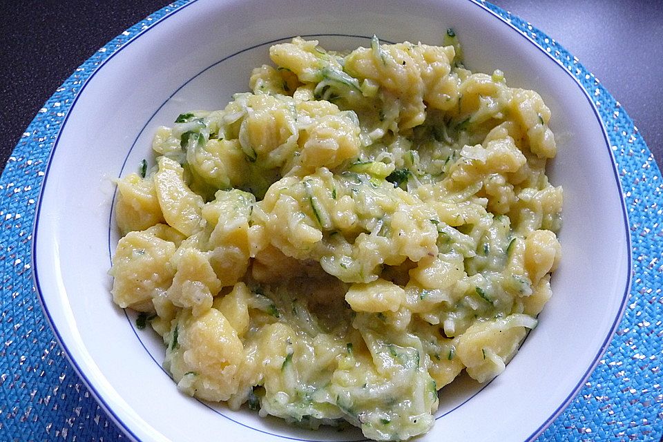 Nickys bayerischer Kartoffelsalat mit Gurke