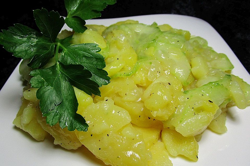 Nickys bayerischer Kartoffelsalat mit Gurke