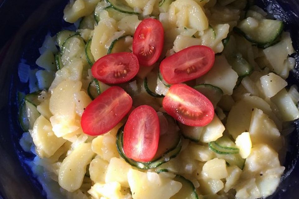 Nickys bayerischer Kartoffelsalat mit Gurke