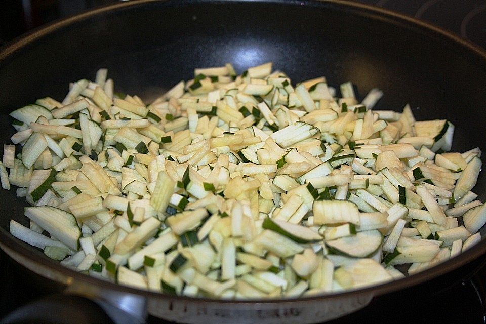 Nudeln mit Rucola - Zucchini