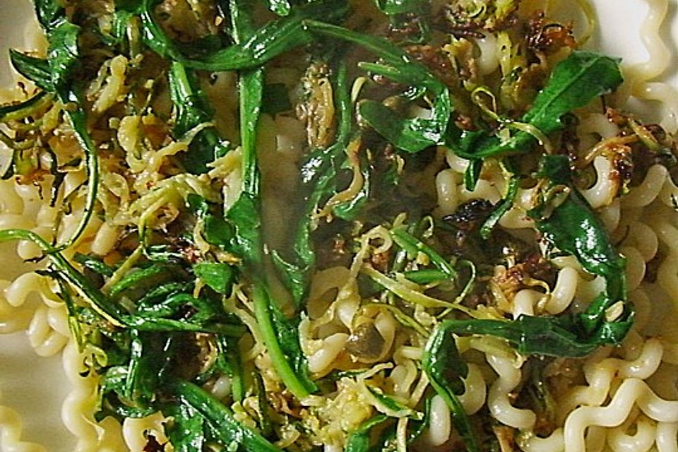 Nudeln mit Rucola - Zucchini