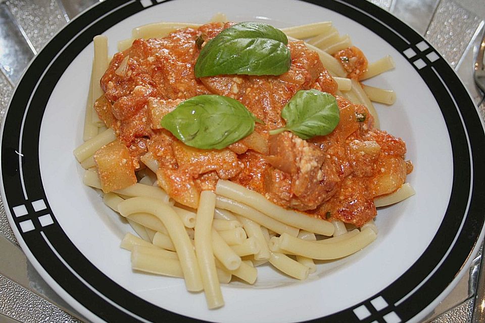 Pasta mit Schafskäse - Tomaten - Sauce